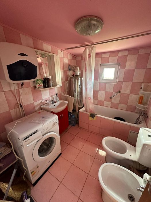 Închiriez casa pe strada Mihai Eminescu Falticeni