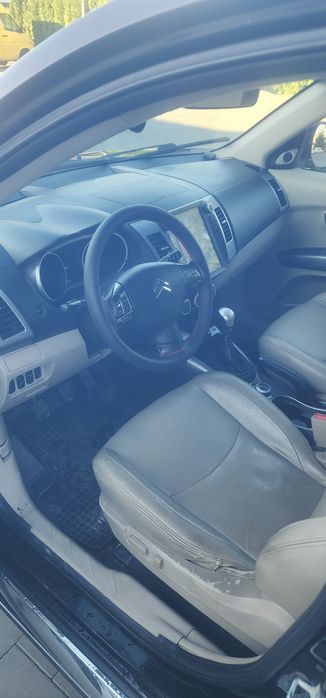 Citroen C-Crosser 2.2 diesel 156 cp an 2008 7 locuri