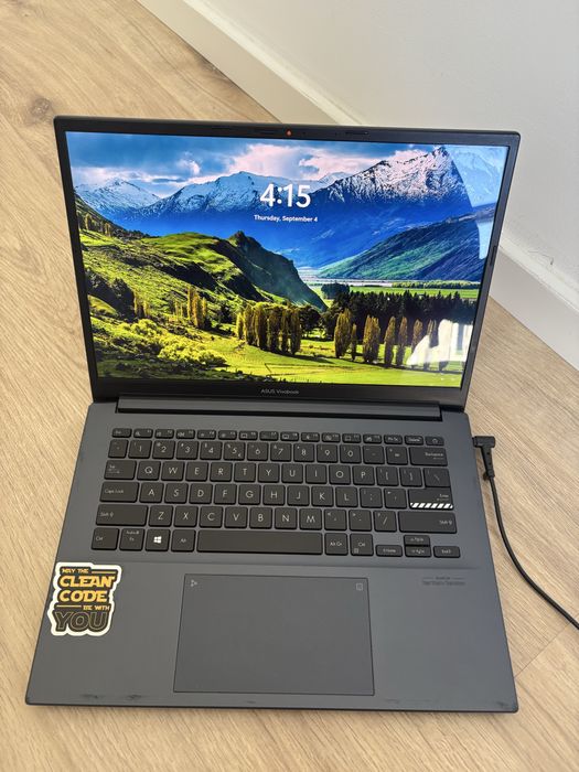 Laptop Asus Vivo Book , laptop accesorii cutie