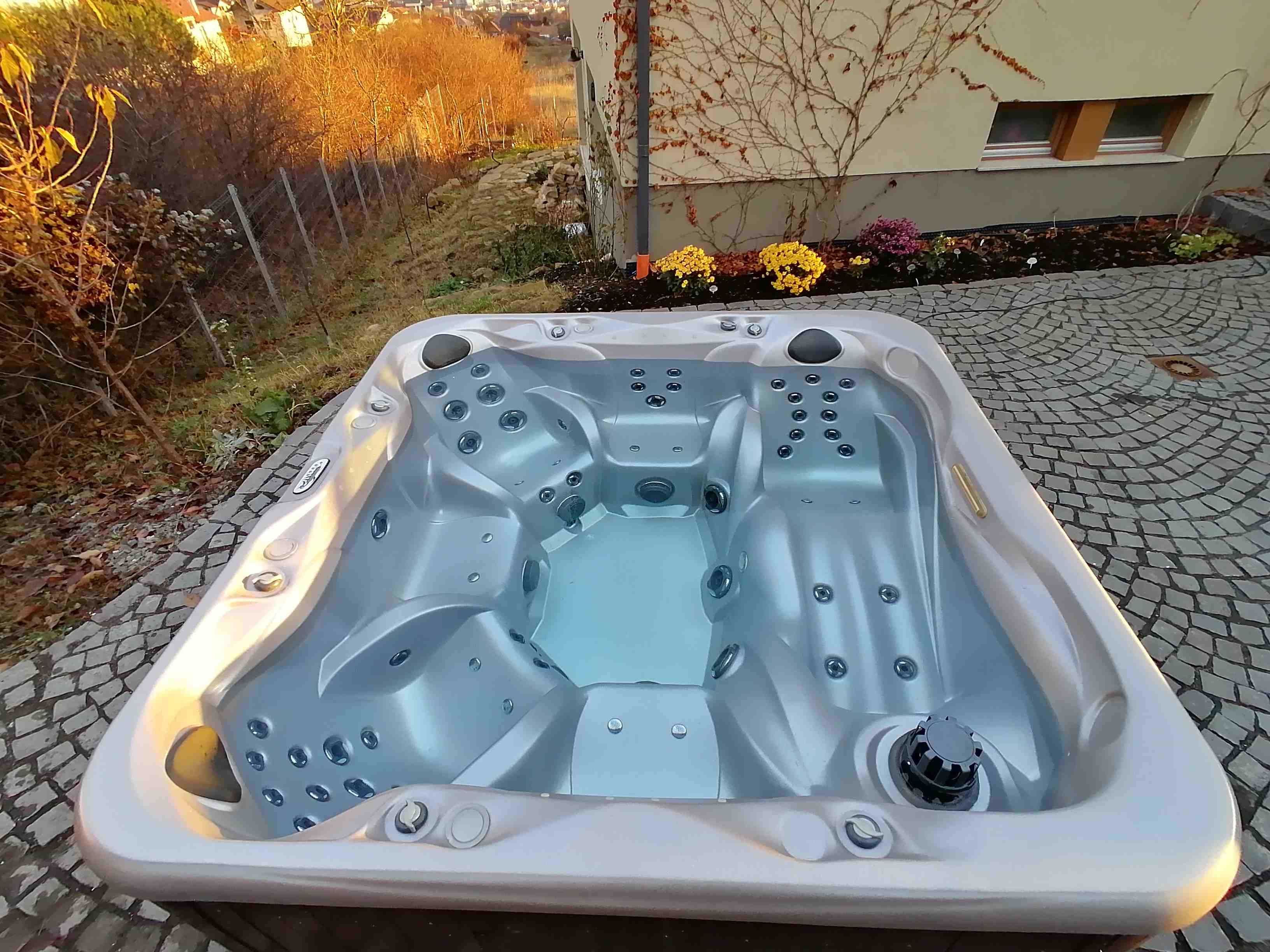 Jacuzzi second hand in stare foarte buna