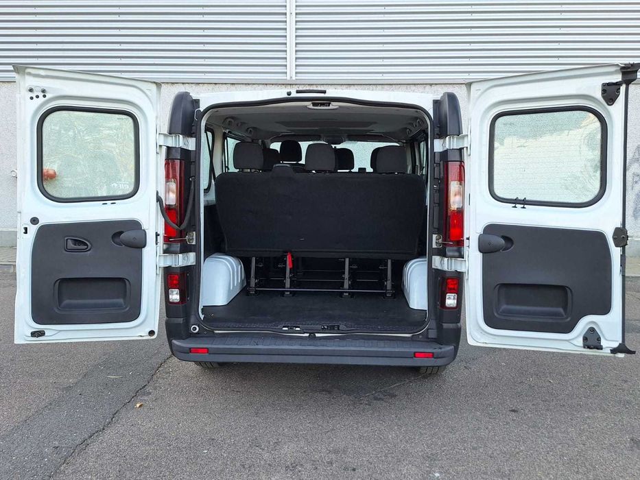 Renault trafic 8+1 persoane