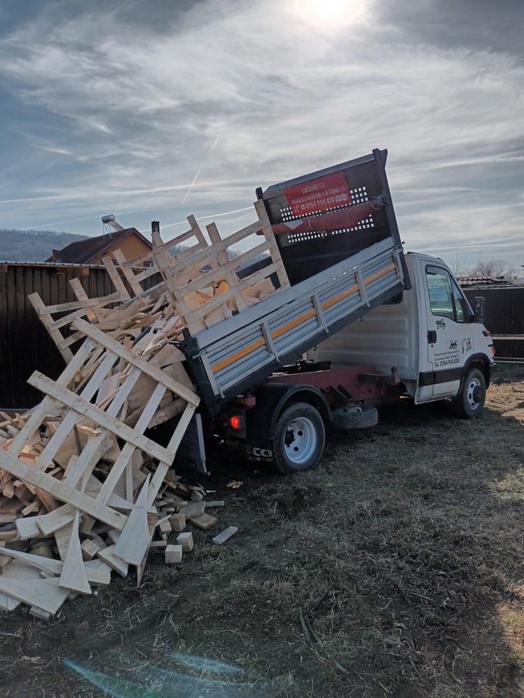 Transport cu camioneta