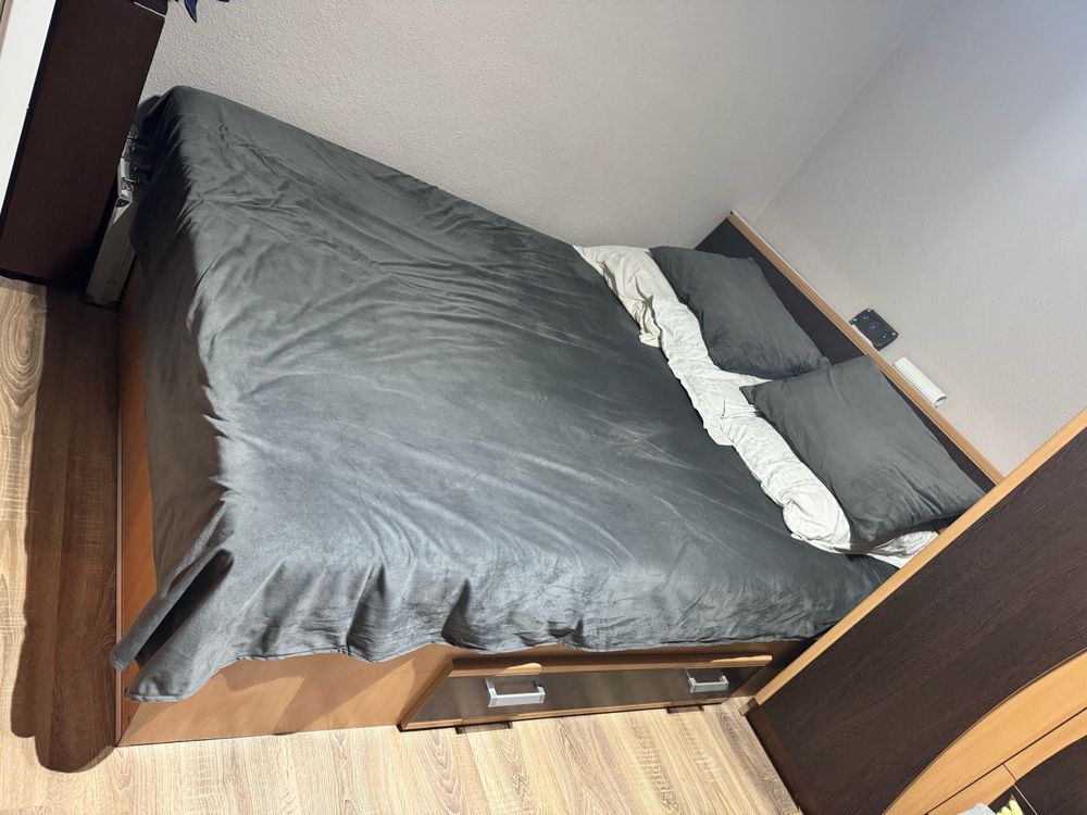 Vand pat 160/200 cm si saltea spuma cu memorie