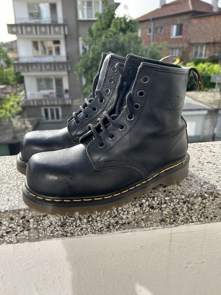 Dr. Martens industrial Made in England size 8