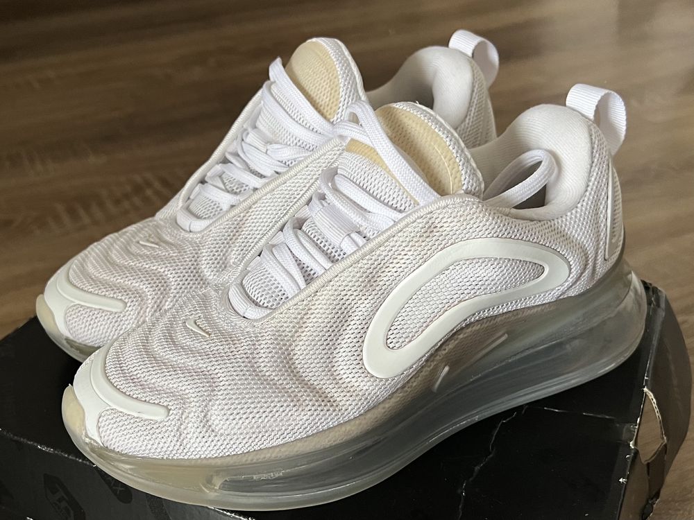 Nike Air Max 720… produs original.. marime 35,5