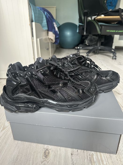 Balenciaga runner 43