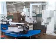 Mașină de frezat universal CNC