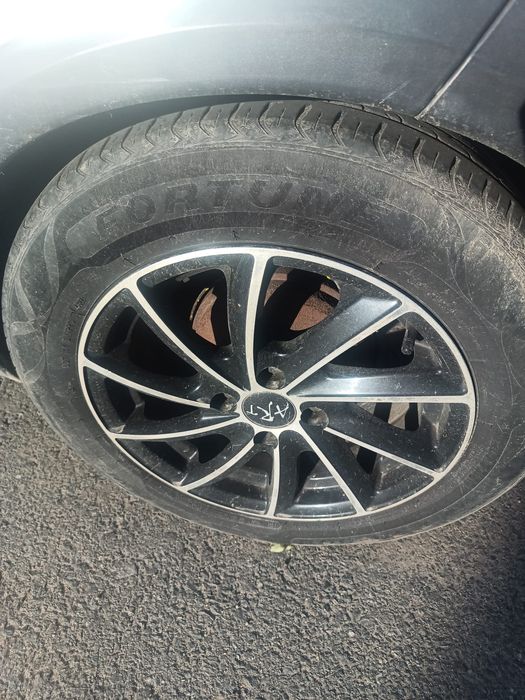 Vând jante 4×100 r15  – cu cauciucuri și prezoane