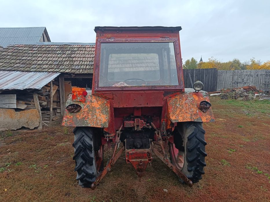 Vând tractor U 445