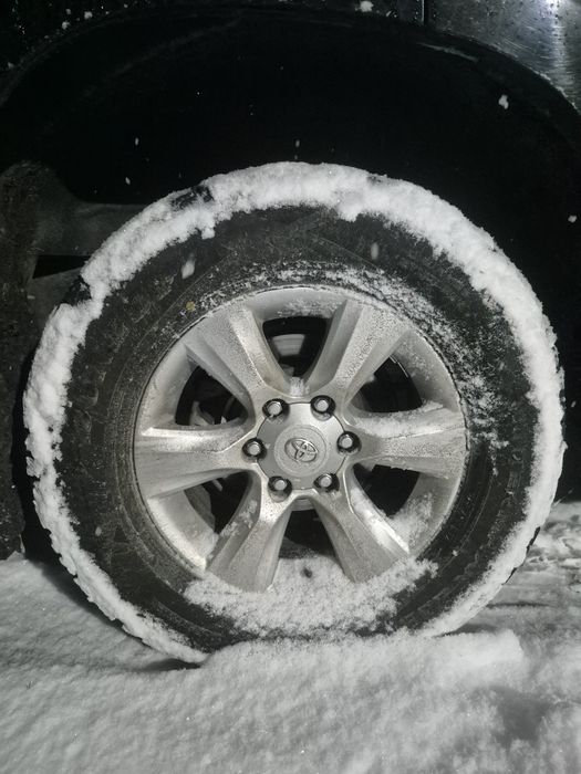 Продам шины зимние липучки