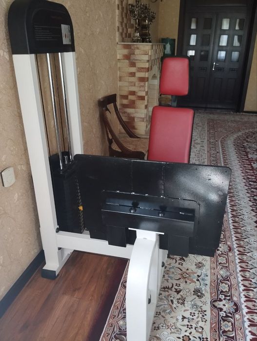 горизонтальный жим для ног