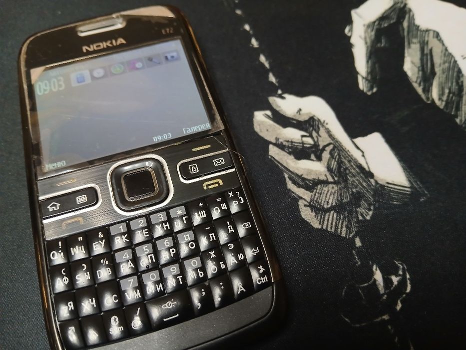 Assalom alekum telefon sotiladi Original Nokia E72