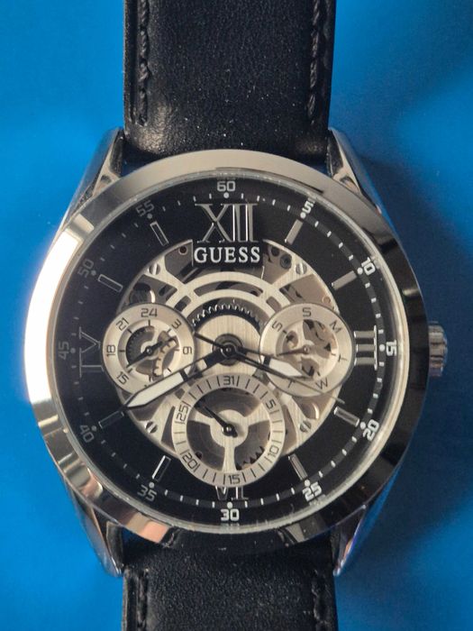 нов часовник Guess Tailor