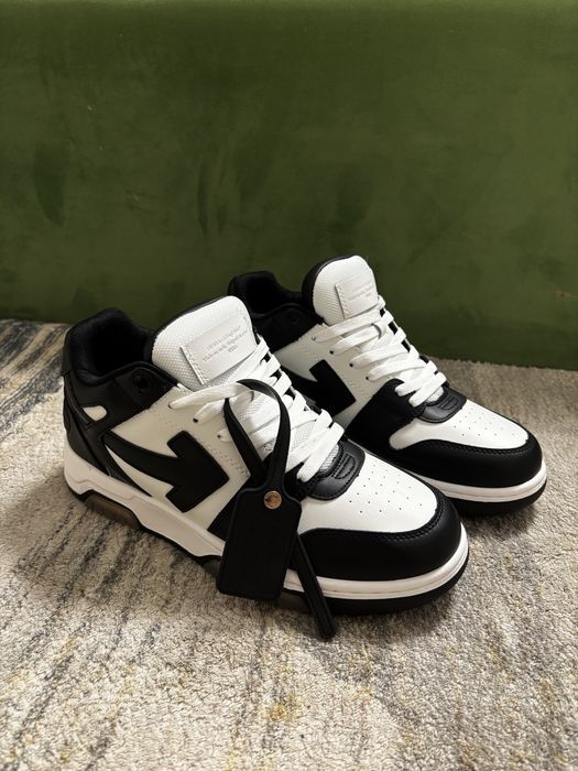 Off White Out of Office, noi 43