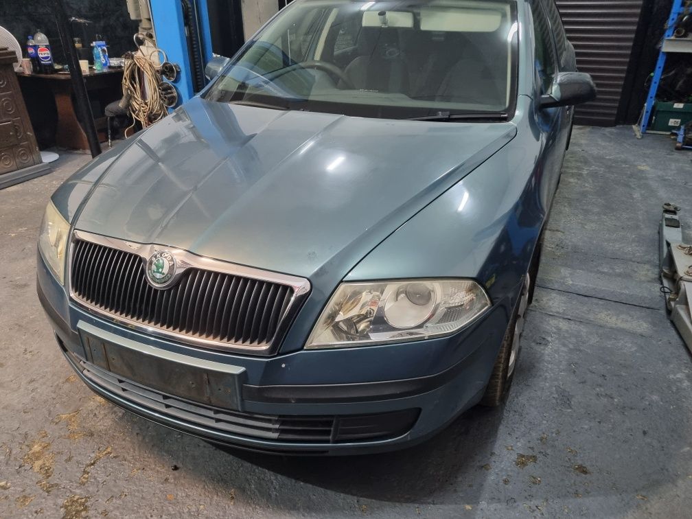Dezmembrez/Dezmebrari vw skoda octavia 2