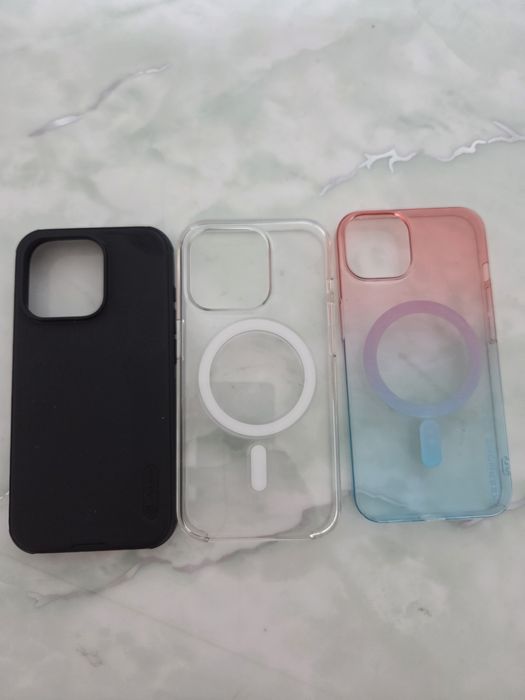 Продам чехлы айфон 15 2 штуки Нилкин и беспроводной зарядки и 13 айфон