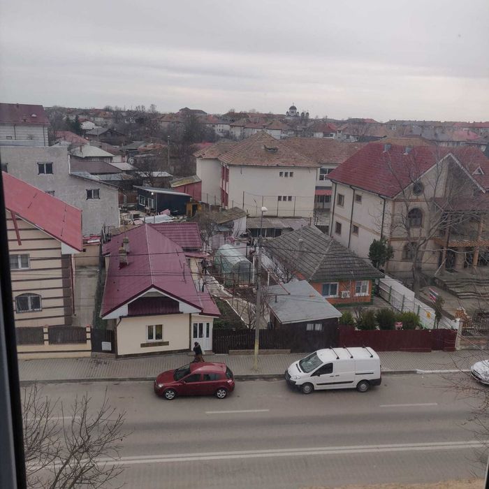 Apartament de vanzare, etaj 4 cu Acoperis recent schimbat