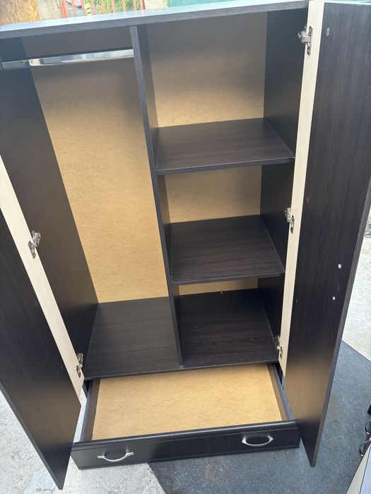 Se vinde dulap de haine