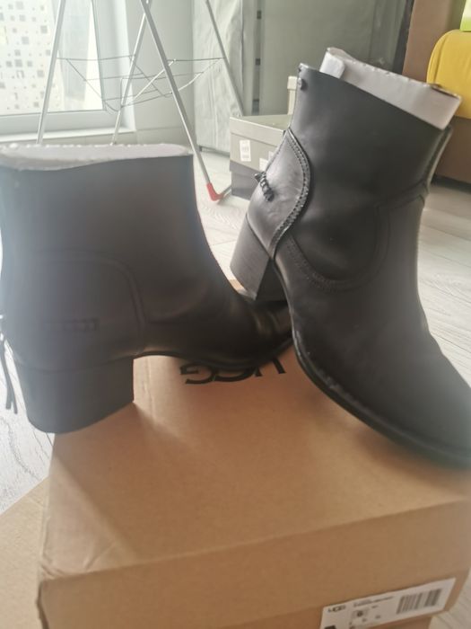 Botine dama UGG!