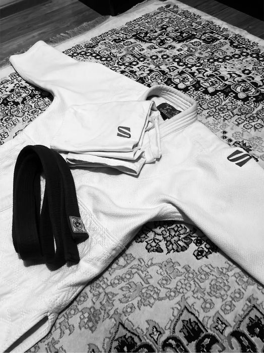 Продам кимано для дзюдо сакура 165 размер  пояс флаг в подарок