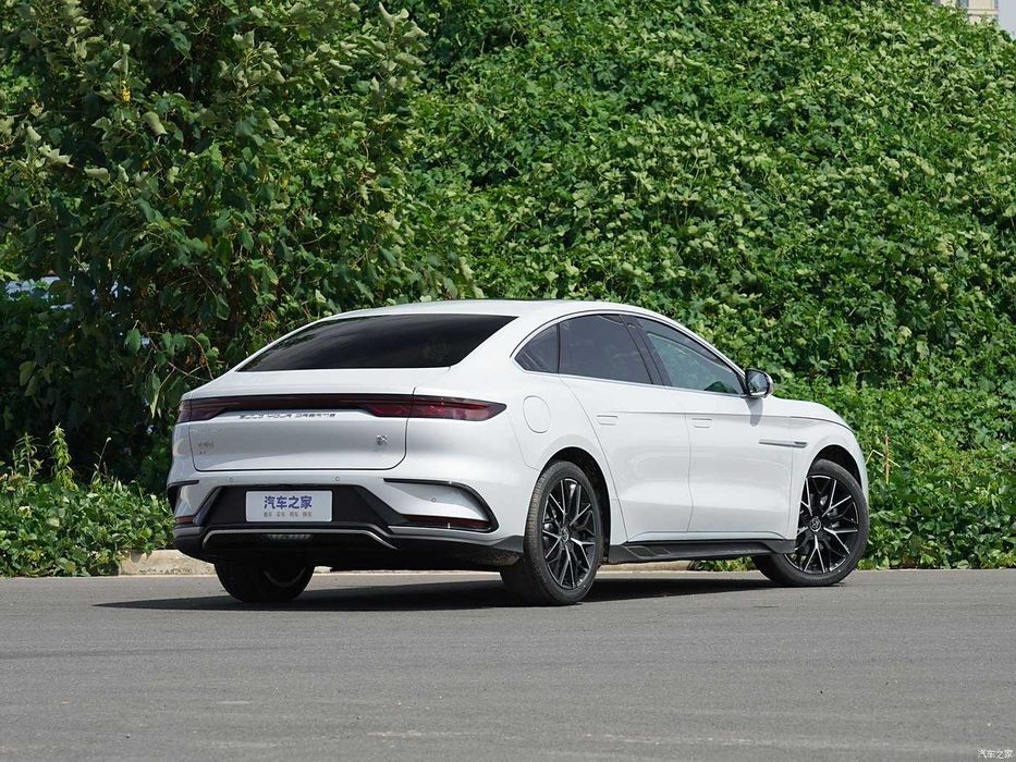 BYD han 506 km , 2025