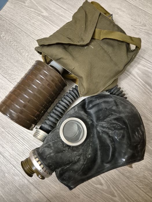 Противогаз.                           .