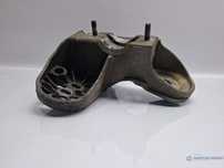 Suport bara stabilizatoare stanga fata VOLKSWAGEN PASSAT Variant 3B6 2000 - 2005 TDI AVB 8E0199351F