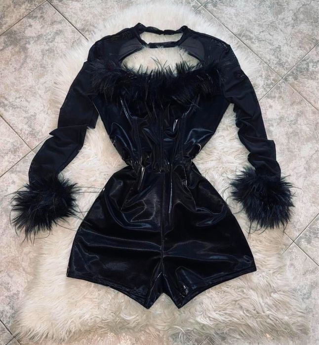 Парти къс гащеризон с пух