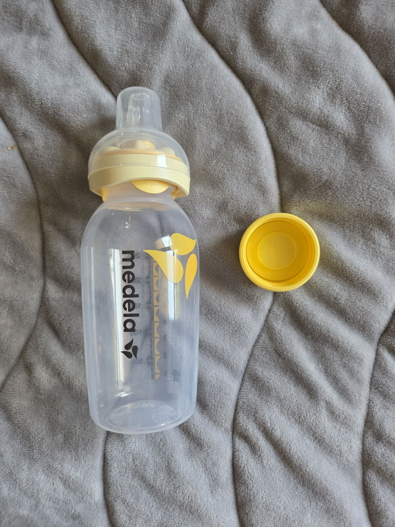 MEDELA Шише + биберон Calma