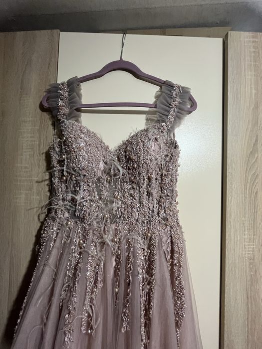 Официална рокля