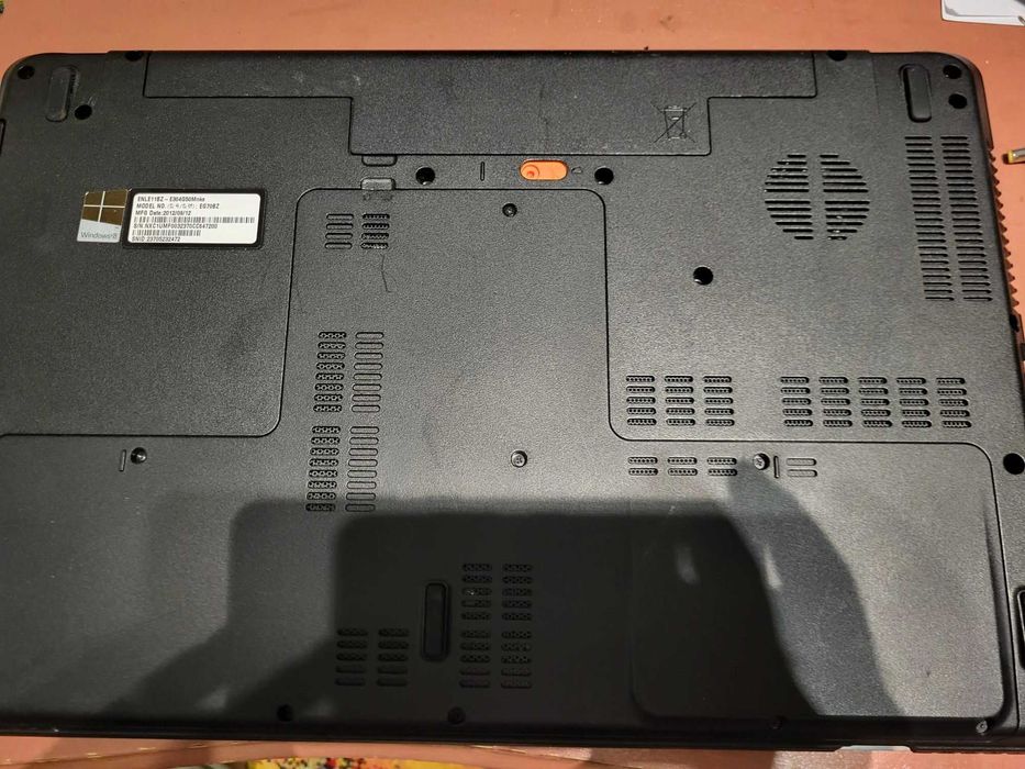 Packard Bell 17.3" EasyNote AMD E-300 1.3 GHz 8GB RAM DDR3 240Gb SSD