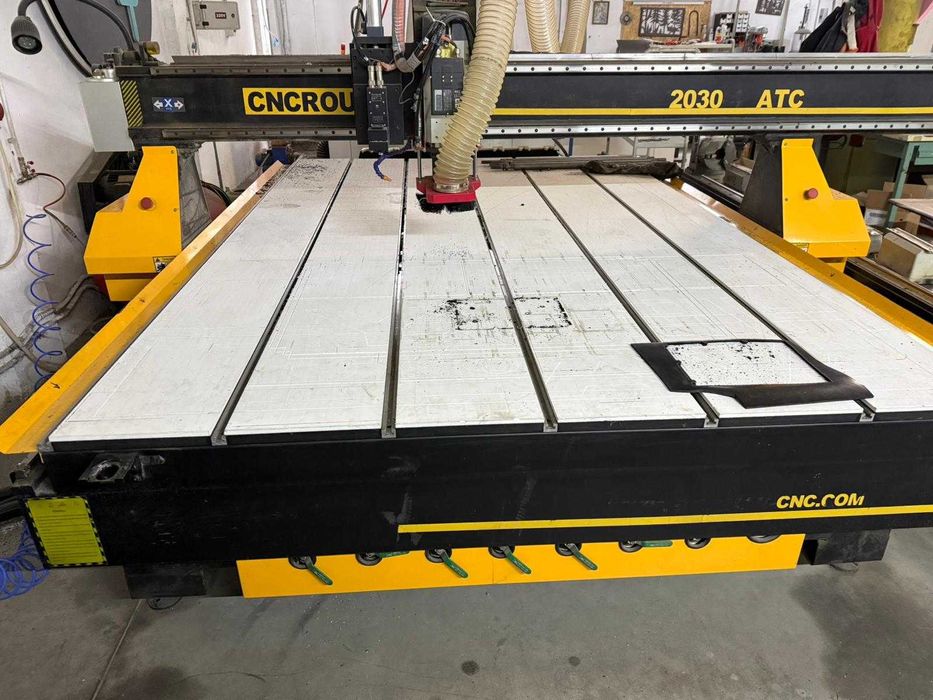 CNC router 4 axe , de mare precizie , masa de lucru 2m x 3m