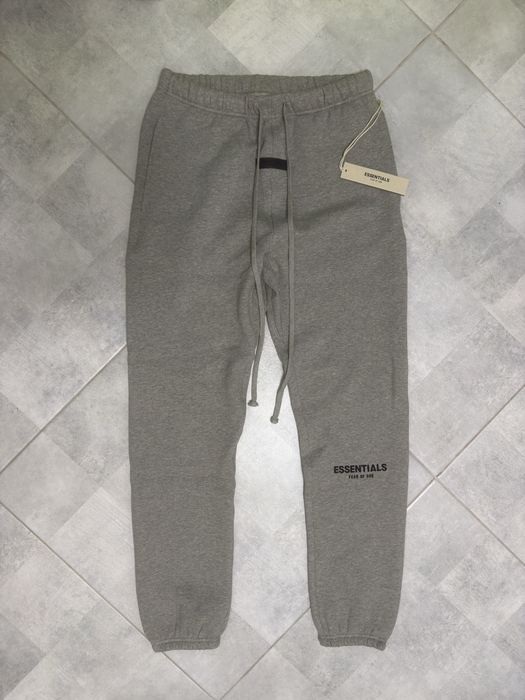 Долнище на Essentials