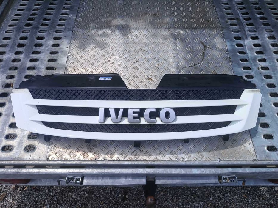 Оригинална бяла решетка/маска за Iveco Daily до 2012г.