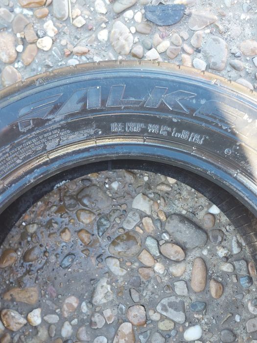 Vând 4 cauciucuri vara