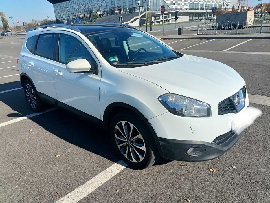 Vând Nissan Qashqai+2