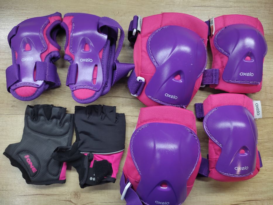 Два комплекта наколенки, налакътници, предпазители за китки и ръкавици