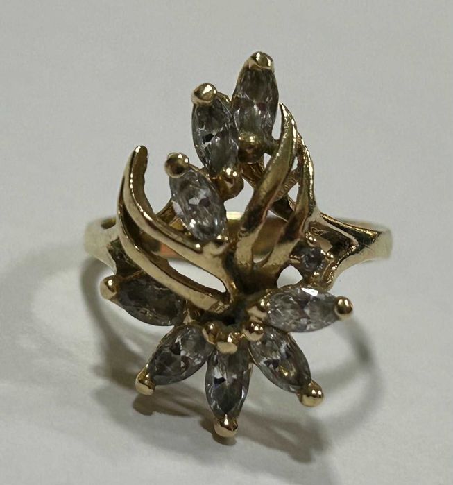 Златен пръстен 14 К 585 /4,50 гр.