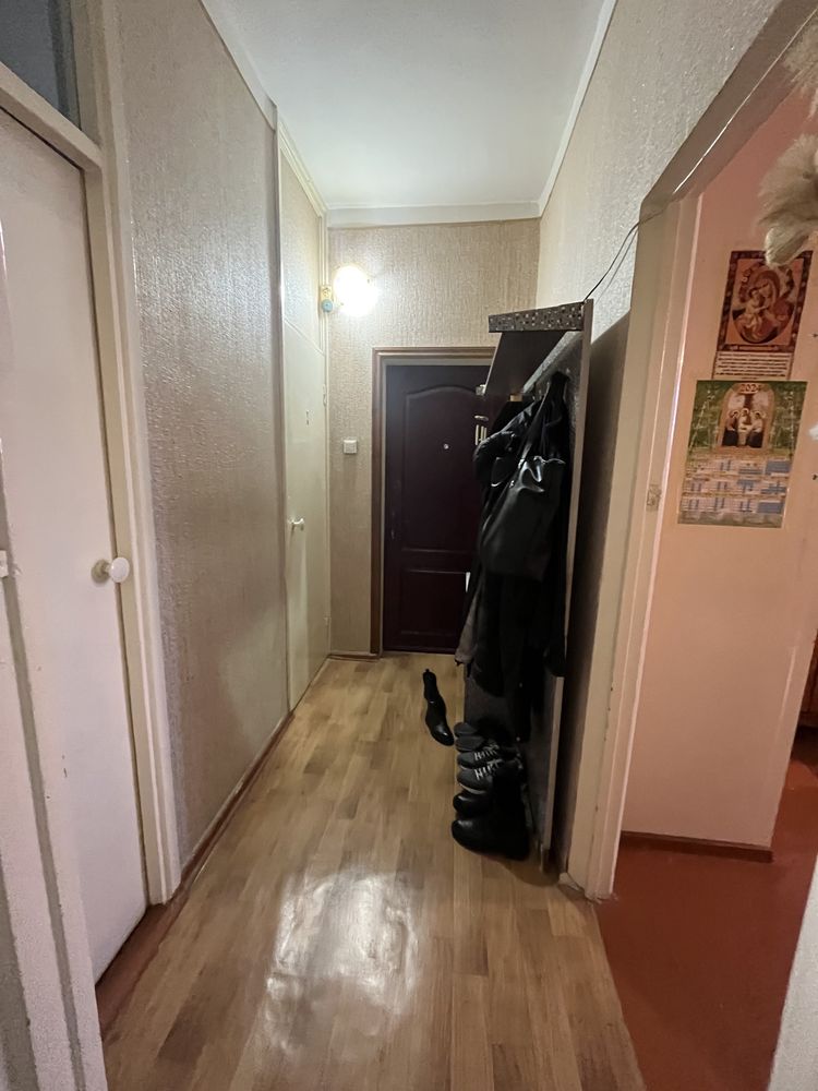 Недорого продам ! 3 комн/4/4 Юнусабад-6 ( 67 квм)