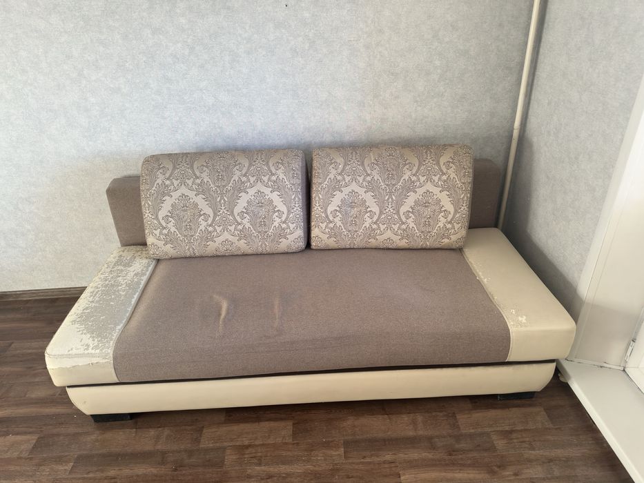 раскладной диван.