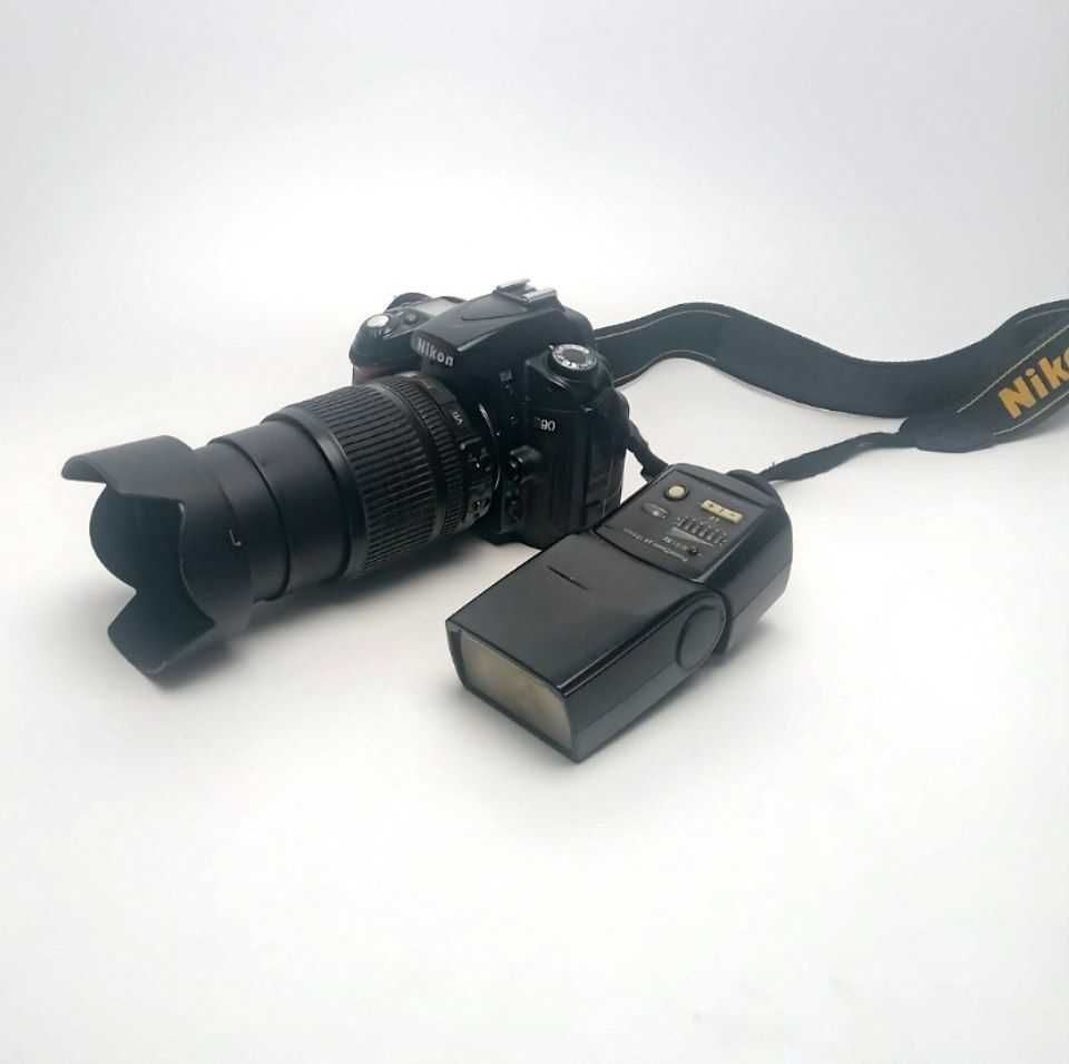NIKON d90 sotiladi
