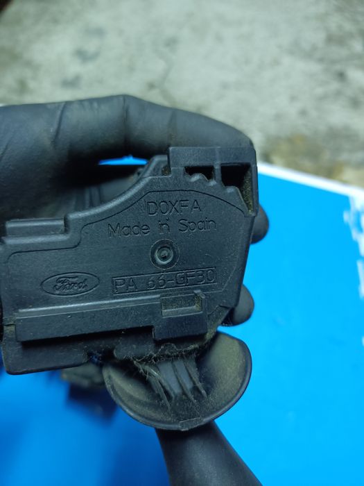 Maneta dreapta acționare ștergător Ford Mondeo mk3 2003