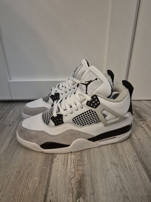 Jordan 4 Retro military black