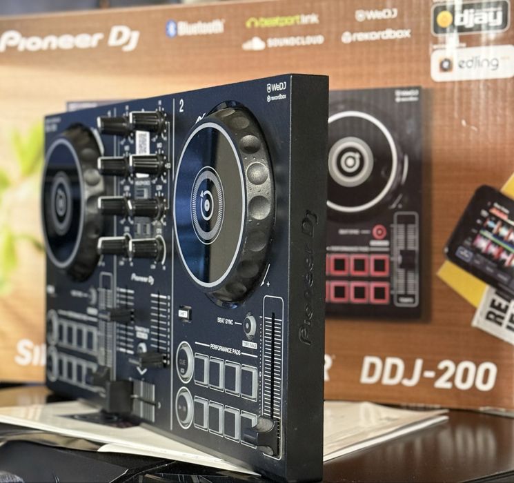 Контролер PIONEER DJ, DDJ-200, Черен