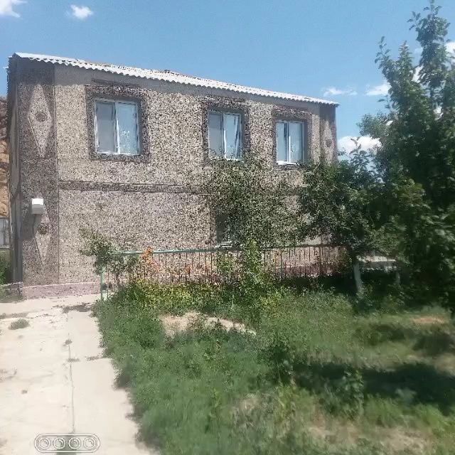 Жер үй сатылады.