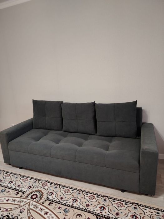 Диван. Раскладной. Состояние отличное.