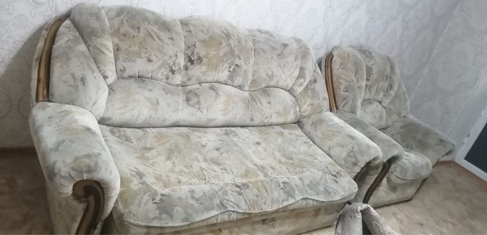 Продам тройку(2 дивана и 1 кресло)