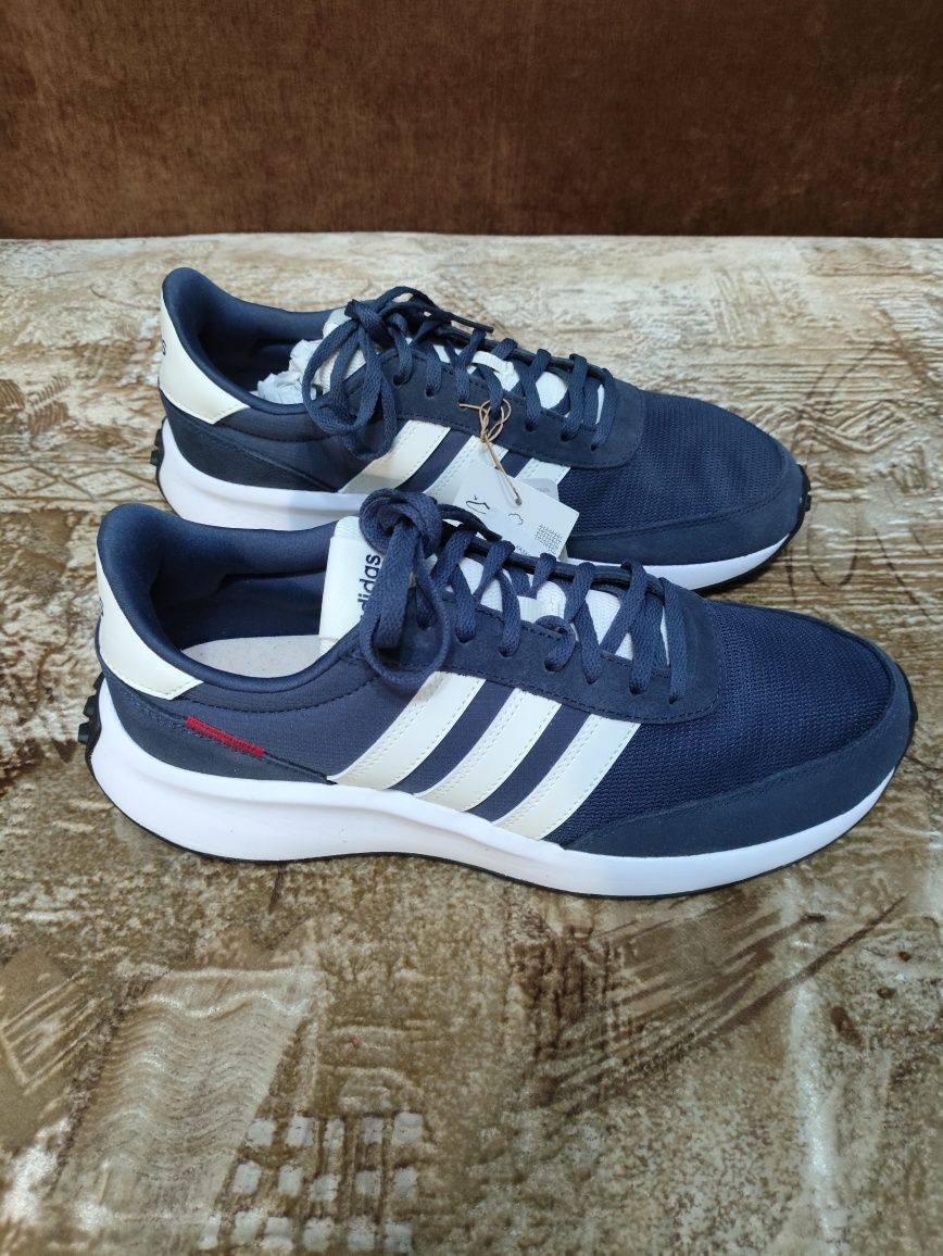 Продам кроссовки Adidas run70s lifestyle