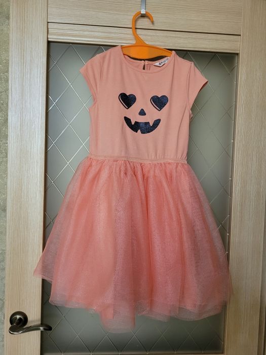 Для девочек одежду продам. Б/ у. , в хорошем состоянии.