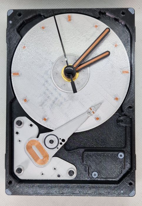 Vand ceas birou HDD printat 3D